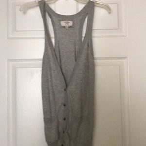 Sleeveless cardigan
